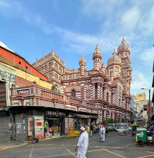 Jami Ul-Alfar Mosque (RED MOSQUE) - Colombo - Colonial architectural photography locations in Sri Lanka